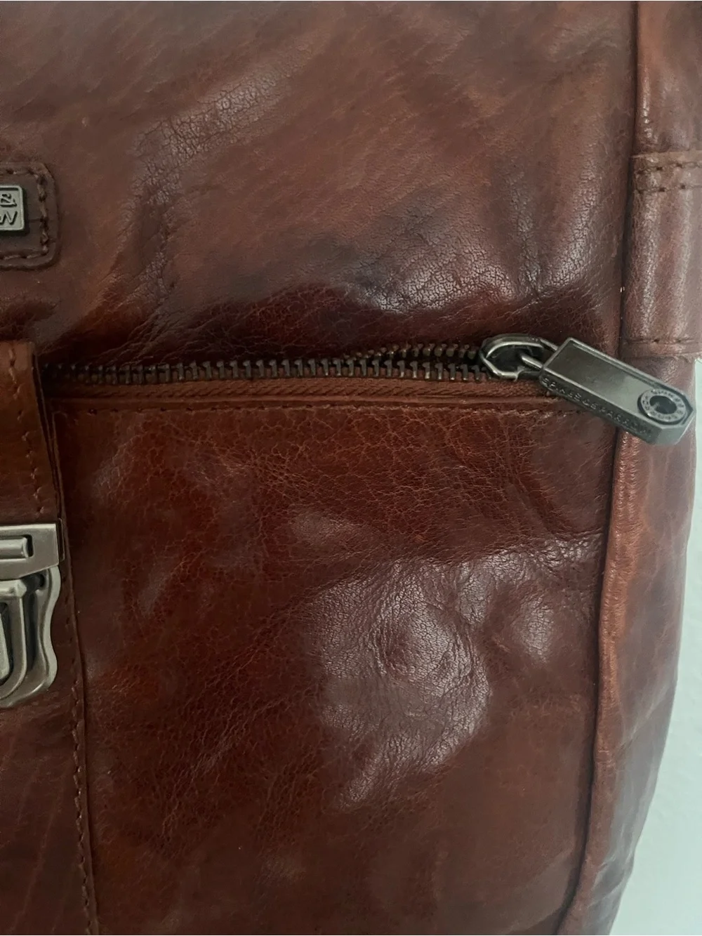 Spikes y Sparrow Classic Brown Leather Messenger Bag with Front Buckle